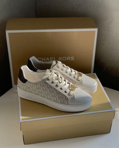 zapatillas chanel originales|chandal mujer chanel.